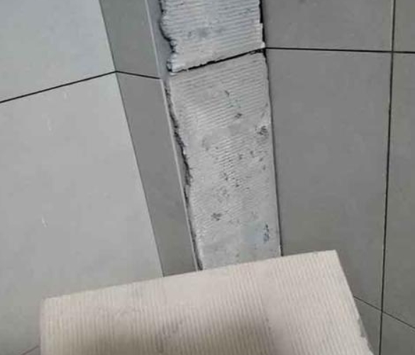 巴里坤哈萨克瓷砖空鼓维修公司分享下厨房瓷砖脱落的补救措施。